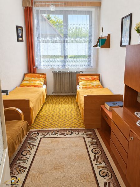 15_Izba_dve_samostatne_postele.jpg