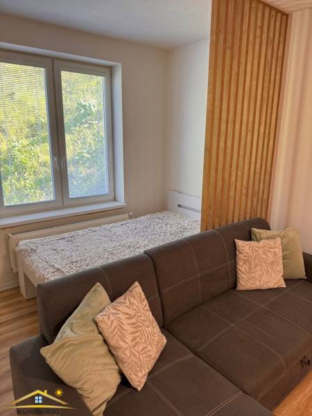 913227_a2a20443b4459ac36cff9dc194b76620 (2).jpg